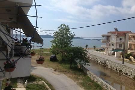 Near The Sea Apartment Неа-Перамос Экстерьер фото